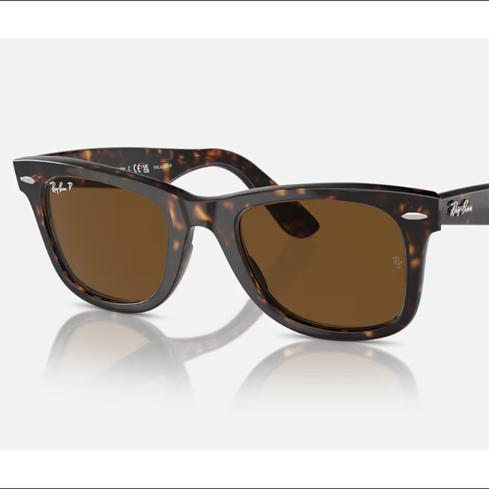 Ray-Ban Original Wayfarer Classic Sunglasses in Tortoise Brown